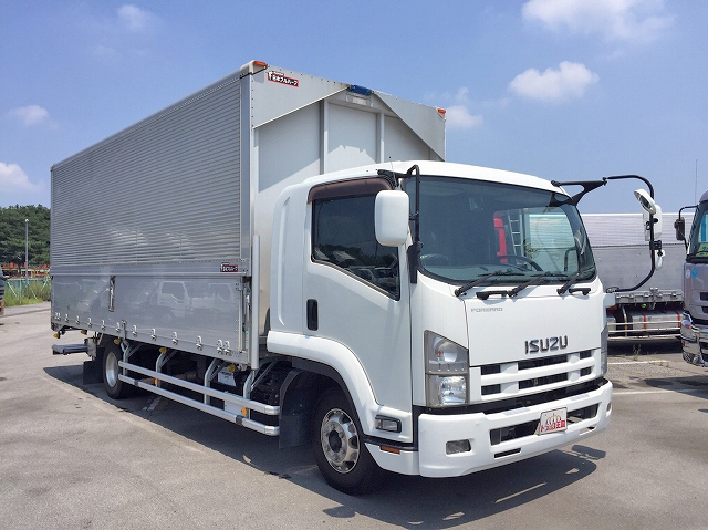 いすゞフォワードアルミウイング中型（4t）[写真03]