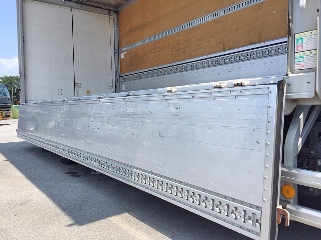 いすゞフォワードアルミウイング中型（4t）[写真07]