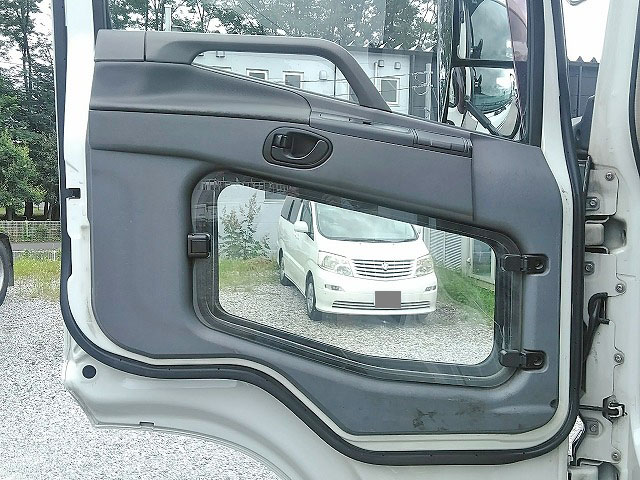 三菱ふそうスーパーグレートトレーラーヘッド（トラクターヘッド）大型（10t）[写真24]