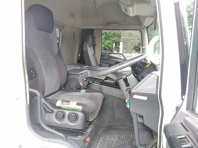 三菱ふそうスーパーグレートトレーラーヘッド（トラクターヘッド）大型（10t）[写真26]