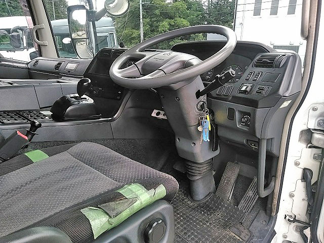 三菱ふそうスーパーグレートトレーラーヘッド（トラクターヘッド）大型（10t）[写真28]