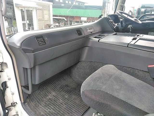 三菱ふそうスーパーグレートトレーラーヘッド（トラクターヘッド）大型（10t）[写真29]