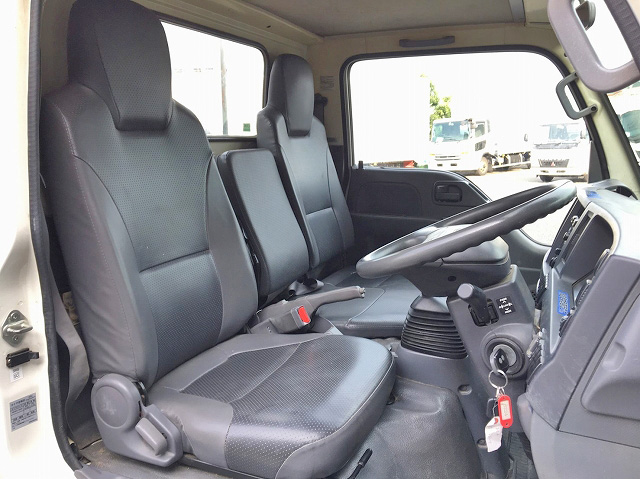 いすゞエルフ平ボディ小型（2t・3t）[写真28]