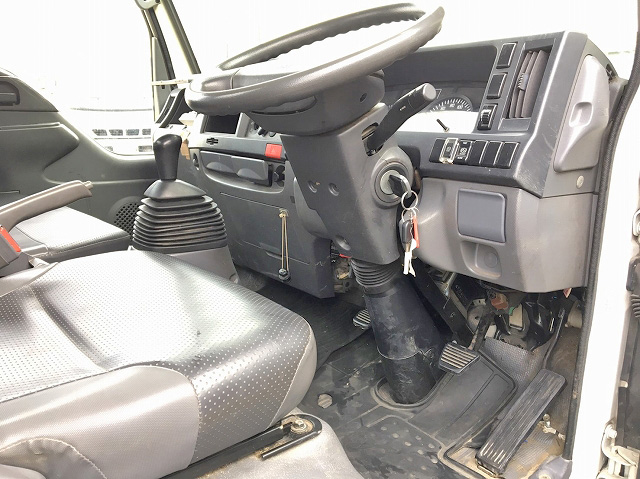 いすゞエルフ平ボディ小型（2t・3t）[写真31]