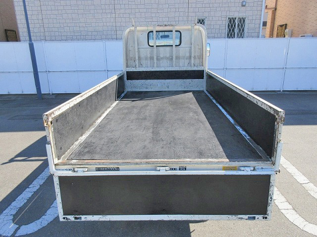 トヨタダイナ平ボディ小型（2t・3t）[写真06]