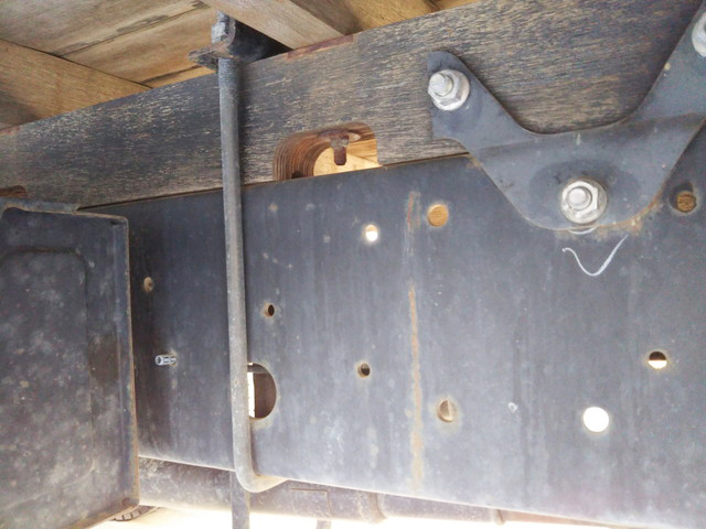 日野レンジャー平ボディ中型（4t）[写真13]