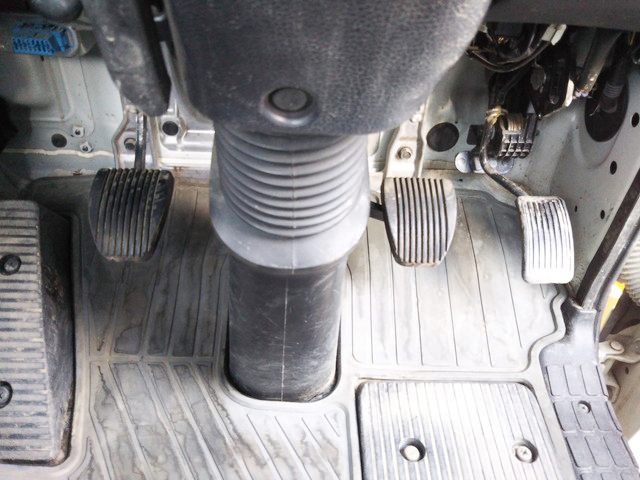 日野レンジャー平ボディ中型（4t）[写真32]