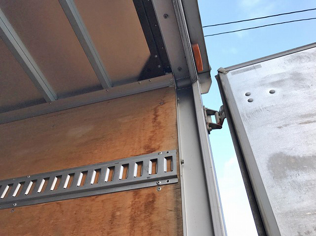 トヨタトヨエースアルミバン小型（2t・3t）[写真12]