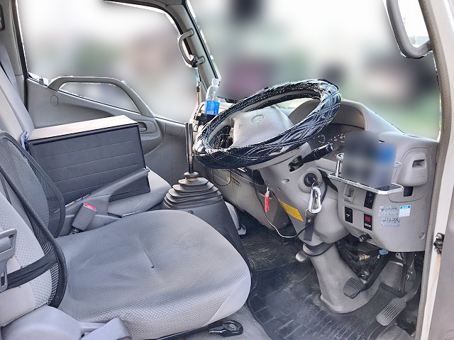 トヨタトヨエースアルミバン小型（2t・3t）[写真16]