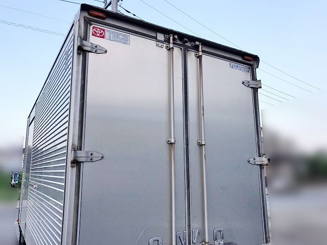 トヨタトヨエースアルミバン小型（2t・3t）[写真06]