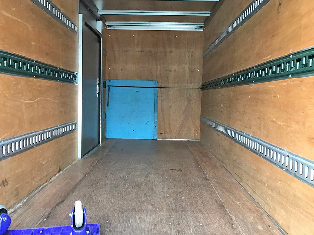 トヨタトヨエースアルミバン小型（2t・3t）[写真09]