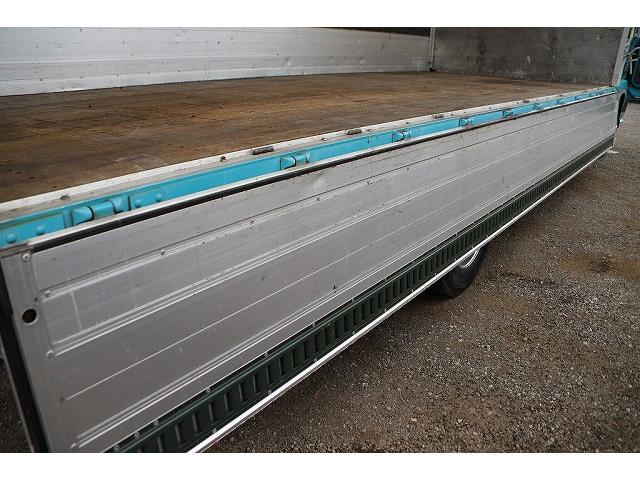 三菱ふそうファイターアルミウイング中型（4t）[写真14]