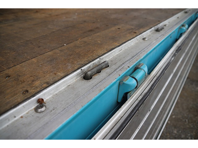 三菱ふそうファイターアルミウイング中型（4t）[写真15]