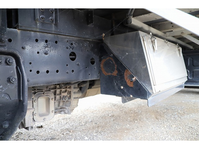 三菱ふそうファイターアルミウイング中型（4t）[写真18]