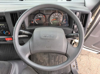 いすゞエルフアルミバン小型（2t・3t）[写真38]