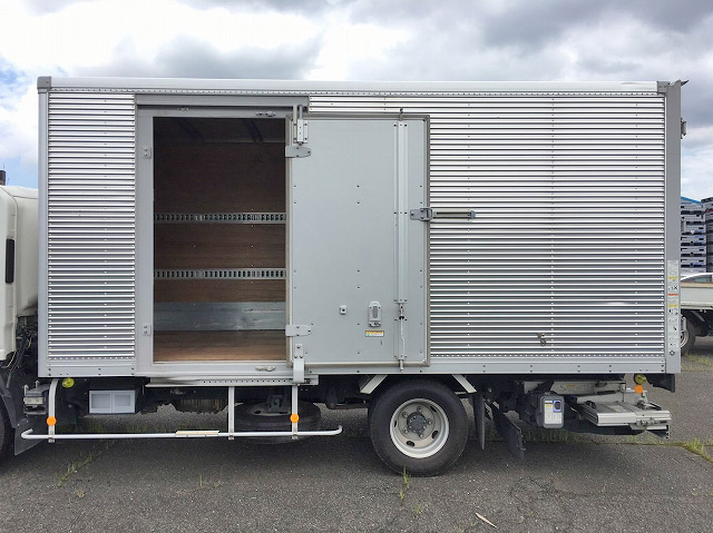 いすゞエルフアルミバン小型（2t・3t）[写真06]