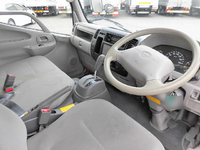 トヨタトヨエース幌ウイング小型（2t・3t）[写真10]