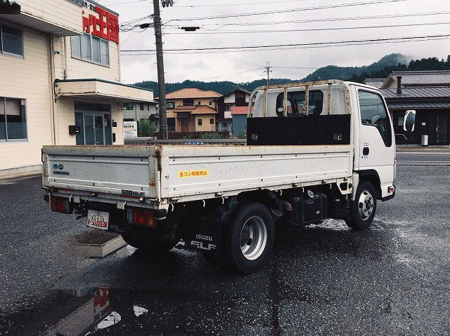 いすゞエルフ平ボディ小型（2t・3t）[写真02]