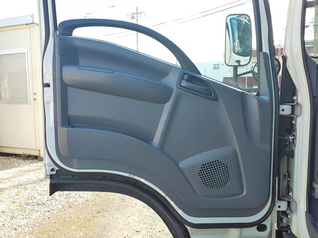 いすゞエルフアルミバン小型（2t・3t）[写真25]