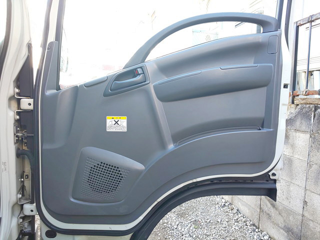 いすゞエルフアルミバン小型（2t・3t）[写真26]