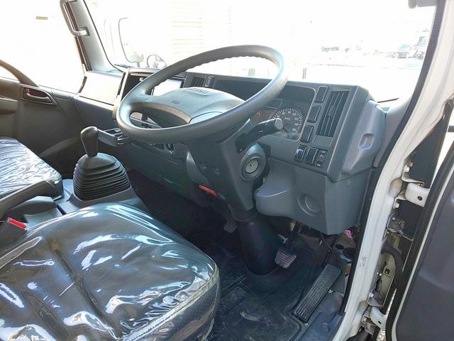 いすゞエルフアルミバン小型（2t・3t）[写真28]