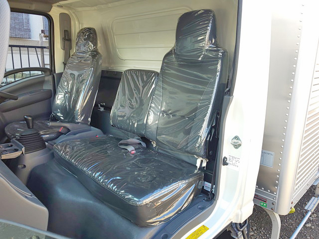 いすゞエルフアルミバン小型（2t・3t）[写真29]