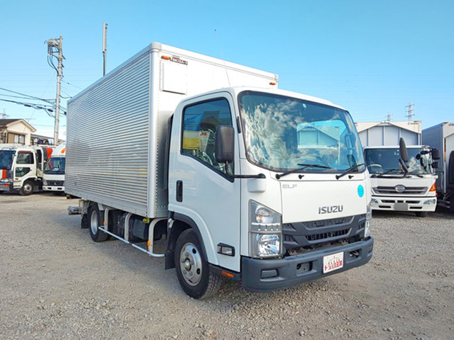 いすゞエルフアルミバン小型（2t・3t）[写真03]