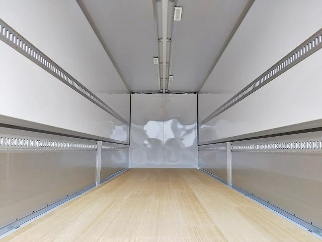 三菱ふそうグレートパネルウイング大型（10t）[写真10]