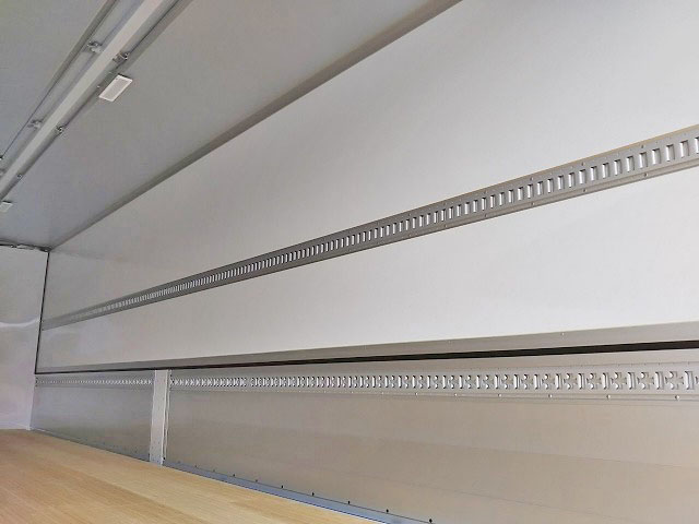 三菱ふそうグレートパネルウイング大型（10t）[写真12]