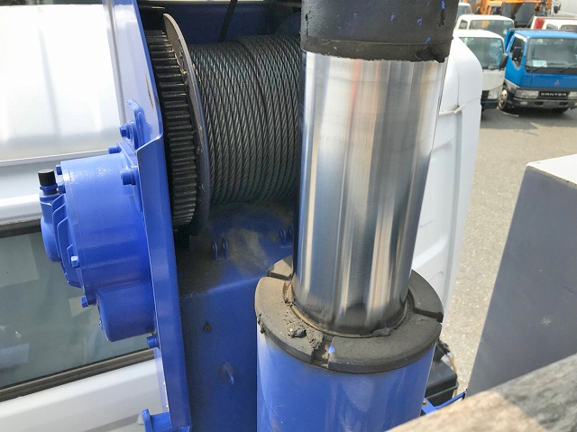 UDトラックスクオンセルフクレーン4段大型（10t）[写真19]