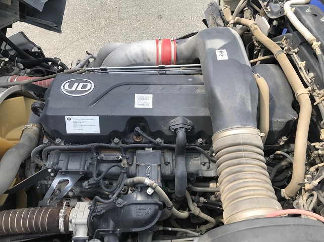 UDトラックスクオンセルフクレーン4段大型（10t）[写真28]