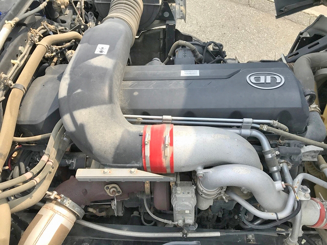 UDトラックスクオンセルフクレーン4段大型（10t）[写真29]