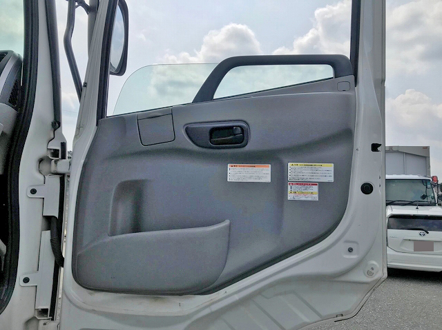 UDトラックスクオンセルフクレーン4段大型（10t）[写真32]