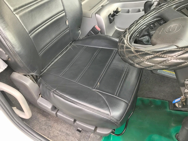 UDトラックスクオンセルフクレーン4段大型（10t）[写真34]