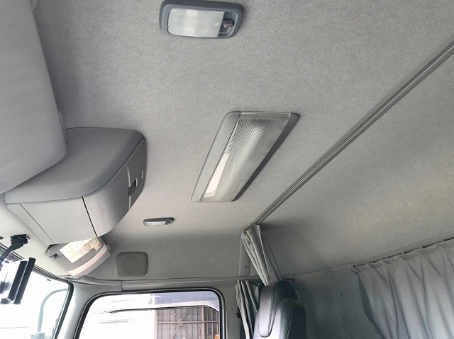 UDトラックスクオンセルフクレーン4段大型（10t）[写真35]