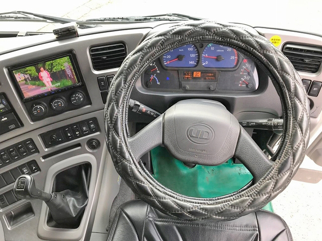 UDトラックスクオンセルフクレーン4段大型（10t）[写真37]