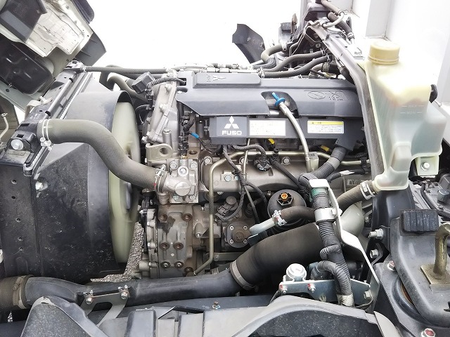 三菱ふそうキャンターアルミウイング小型（2t・3t）[写真25]