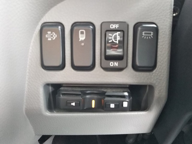 三菱ふそうキャンターアルミウイング小型（2t・3t）[写真36]