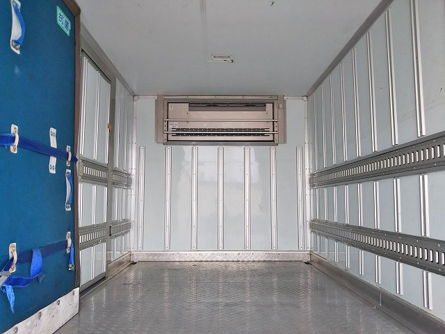 三菱ふそうキャンター冷凍車（冷蔵車）小型（2t・3t）[写真12]