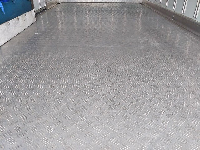 三菱ふそうキャンター冷凍車（冷蔵車）小型（2t・3t）[写真16]