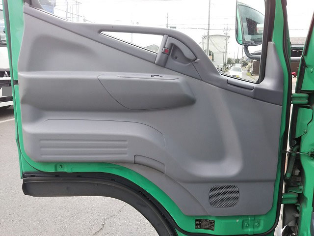 三菱ふそうキャンター冷凍車（冷蔵車）小型（2t・3t）[写真29]