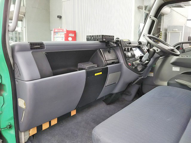 三菱ふそうキャンター冷凍車（冷蔵車）小型（2t・3t）[写真34]