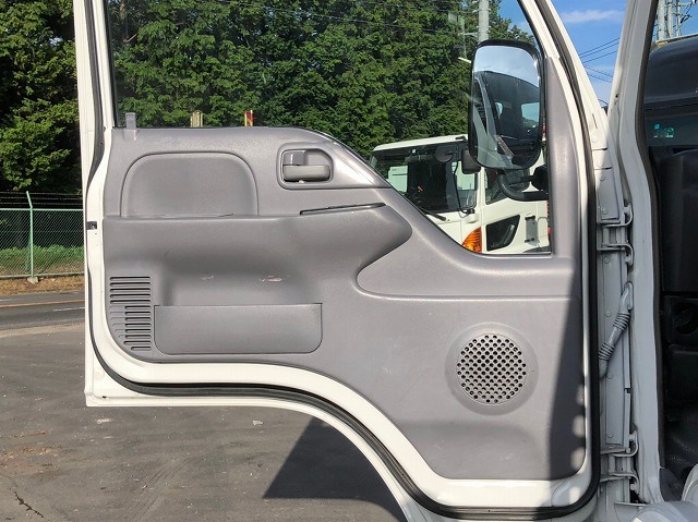 いすゞエルフクレーン3段小型（2t・3t）[写真28]