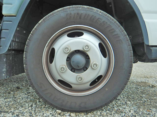 三菱ふそうキャンター冷凍車（冷蔵車）小型（2t・3t）[写真12]