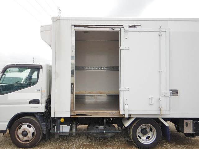 三菱ふそうキャンター冷凍車（冷蔵車）小型（2t・3t）[写真09]