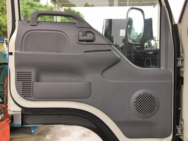 いすゞエルフユニック6段小型（2t・3t）[写真28]