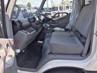 トヨタトヨエースアルミバン小型（2t・3t）[写真12]