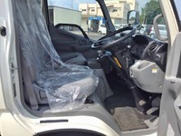 トヨタトヨエースアルミバン小型（2t・3t）[写真13]