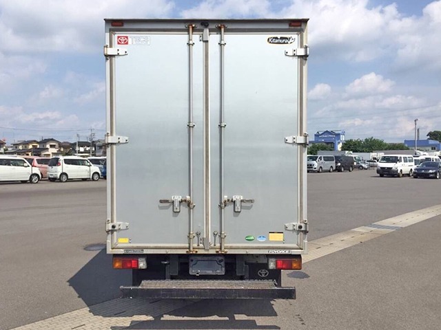 トヨタトヨエースアルミバン小型（2t・3t）[写真08]