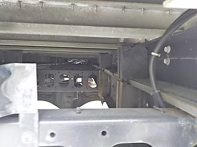 いすゞフォワードアルミバン中型（4t）[写真12]